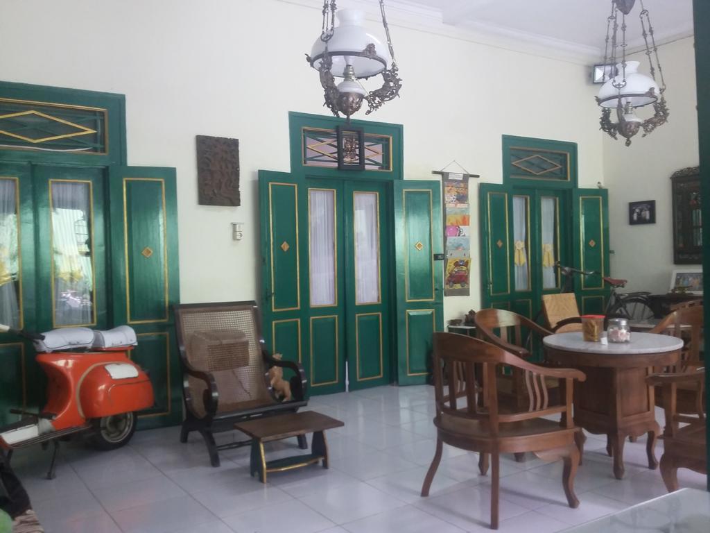 Pendopo Andari Homestay Джок'якарта Екстер'єр фото
