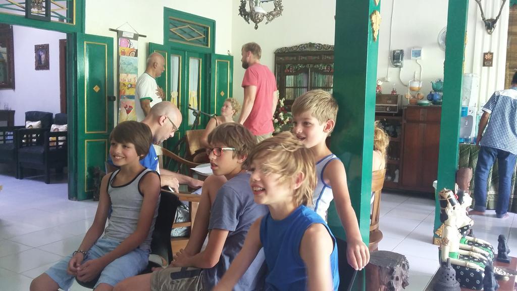 Pendopo Andari Homestay Джок'якарта Екстер'єр фото