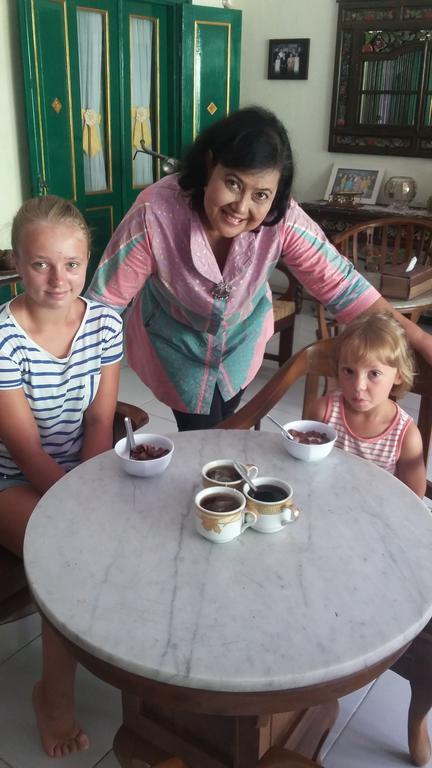 Pendopo Andari Homestay Джок'якарта Екстер'єр фото