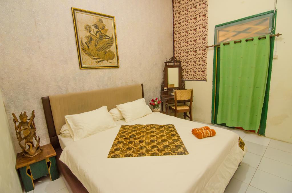 Pendopo Andari Homestay Джок'якарта Екстер'єр фото