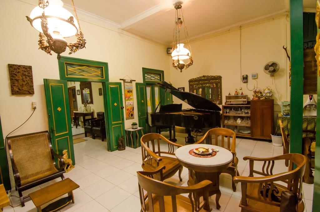 Pendopo Andari Homestay Джок'якарта Екстер'єр фото