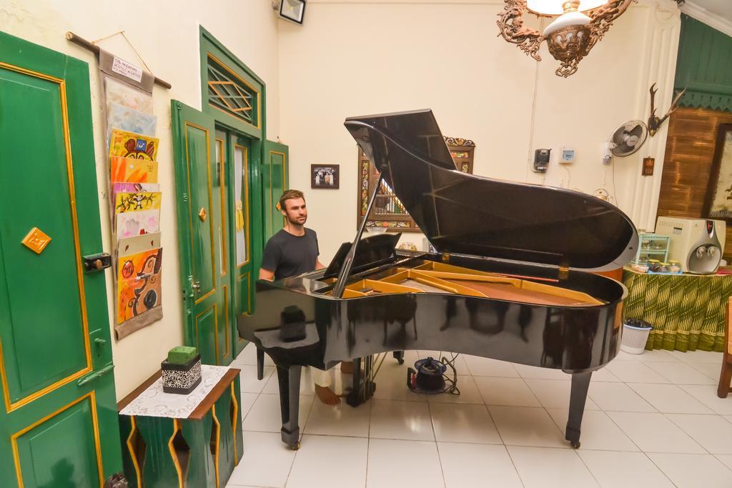 Pendopo Andari Homestay Джок'якарта Екстер'єр фото