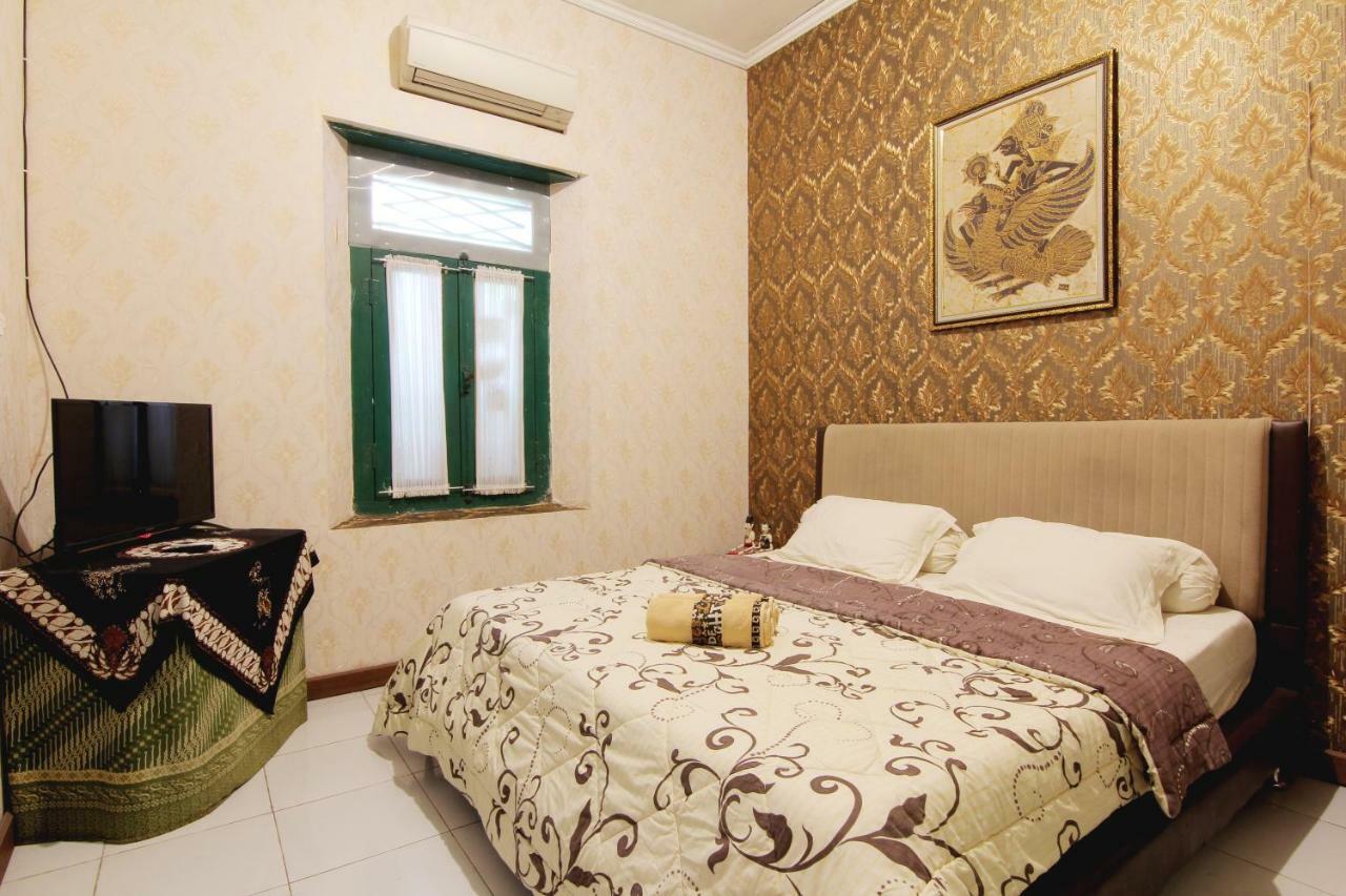 Pendopo Andari Homestay Джок'якарта Екстер'єр фото